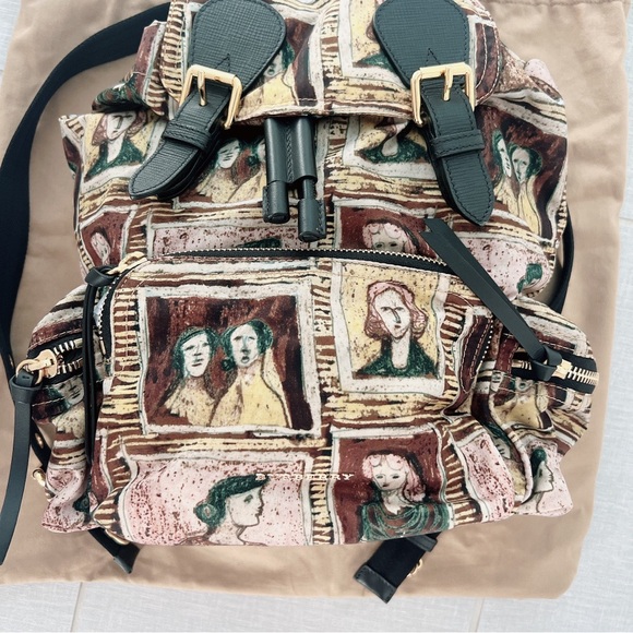 EUC RARE Burberry Rucksack Framed Head Print Backpack Medium - Picture 4 of 14